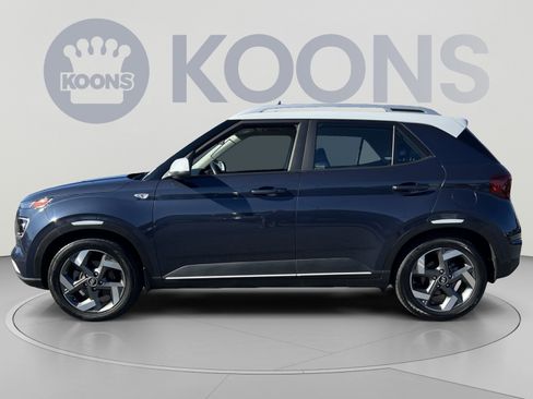 Used 2024 Hyundai Venue Limited FWD image 2