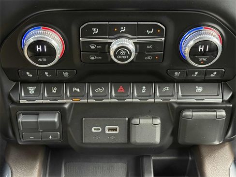 Used 2023 GMC Sierra 3500 Denali image 9