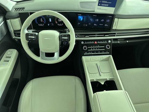 Certified 2025 Hyundai Santa Fe SE image 12