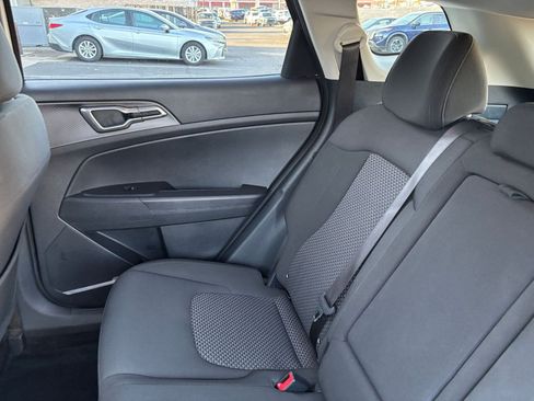 Used 2025 Kia Sportage LX FWD image 38