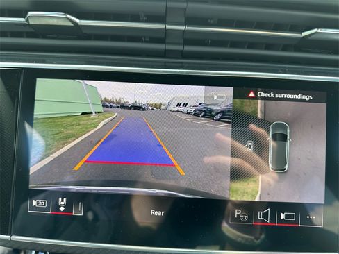 New 2026 Audi SQ7 Prestige image 19