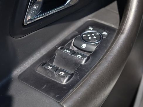 Used 2017 Ford Taurus SEL FWD image 18