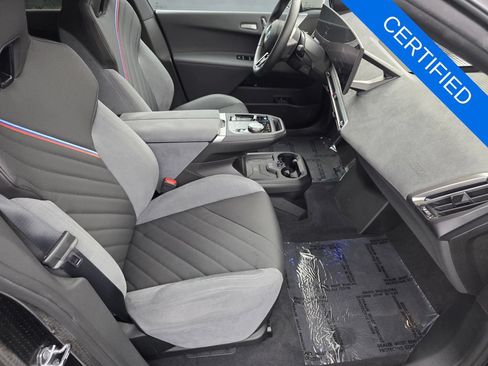 Certified 2026 BMW iX xDrive60 w/ M Sport Package AWD/4WD image 27