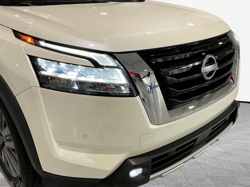 Used 2023 Nissan Pathfinder SL w/ SL Premium Package AWD/4WD image 34