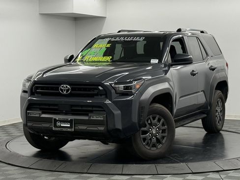 Used 2025 Toyota 4Runner SR5 image 2
