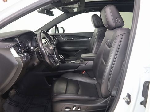 Used 2022 Cadillac XT5 Premium Luxury image 11