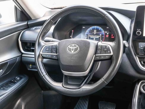 Certified 2025 Toyota Grand Highlander AWD image 16