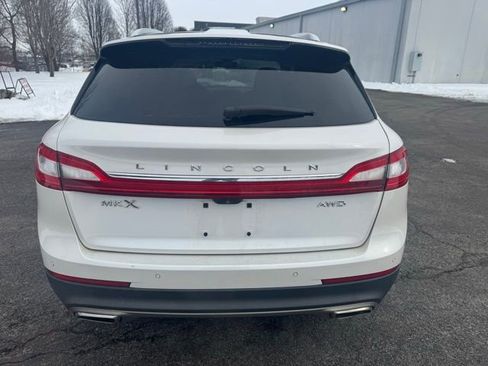 Used 2016 Lincoln MKX Reserve w/ Climate Package image 8
