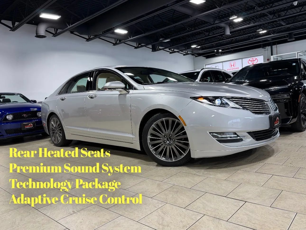 Used 2013 Lincoln MKZ FWD image 1