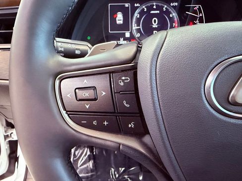 Certified 2023 Lexus ES 350 w/ Premium Package image 20