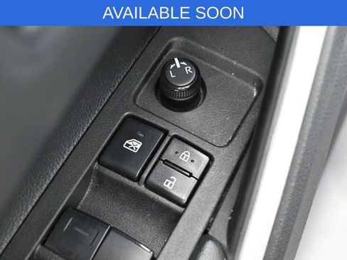 Used 2024 Toyota Corolla Cross LE FWD image 11