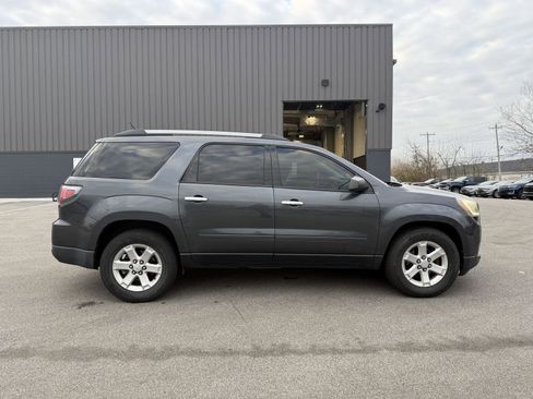 Used 2013 GMC Acadia SLE image 2