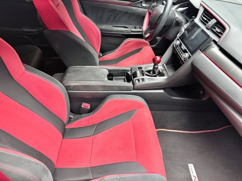 Used 2018 Honda Civic Type R image 12
