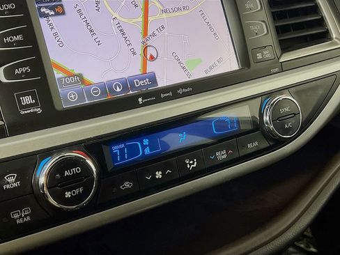 Used 2019 Toyota Highlander Limited image 15
