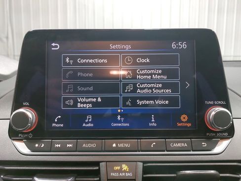 Used 2024 Nissan Altima 2.5 SV image 21