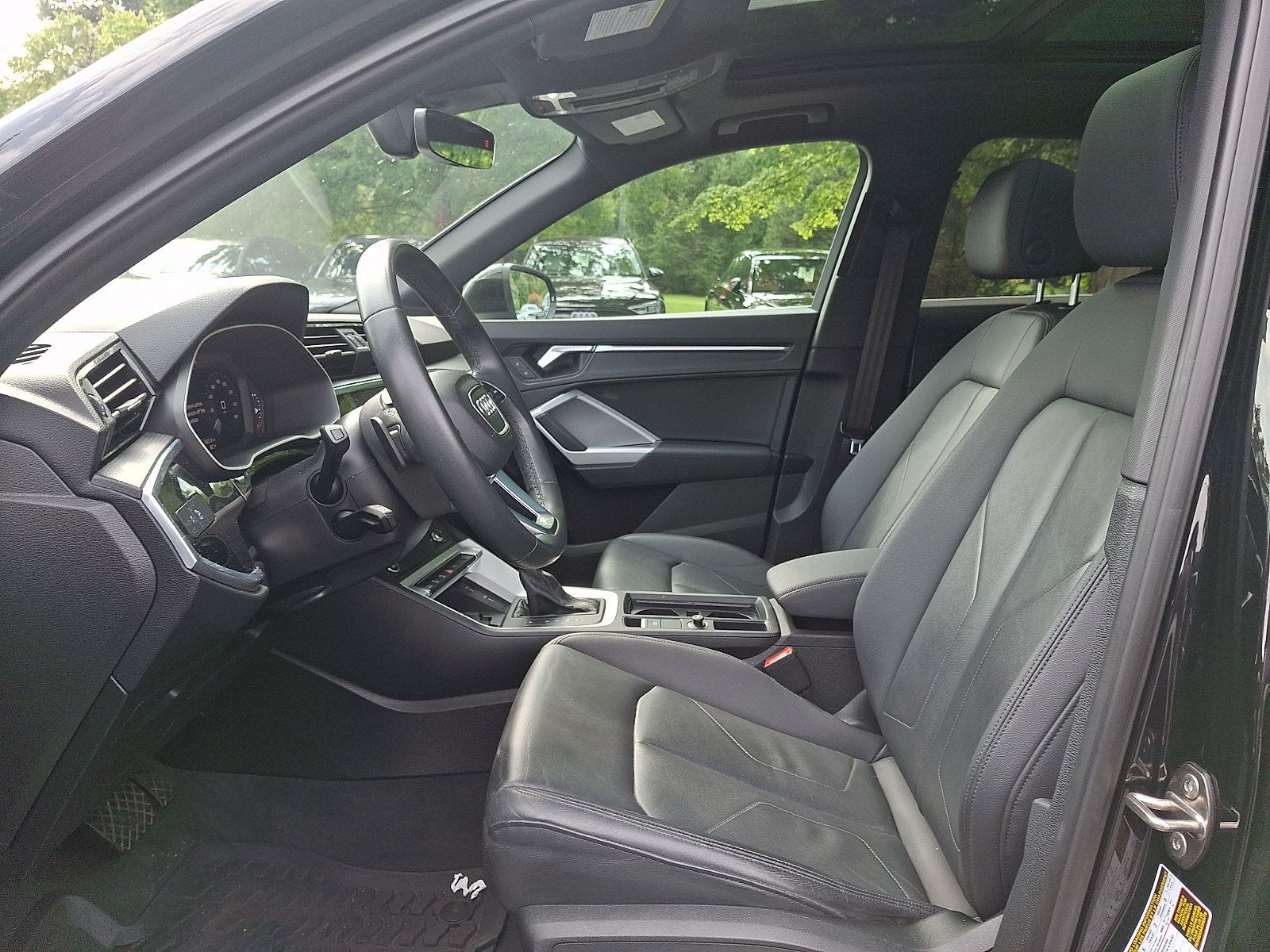 Used 2021 Audi Q3 2.0T Premium Plus w/ Premium Plus Package AWD/4WD image 13