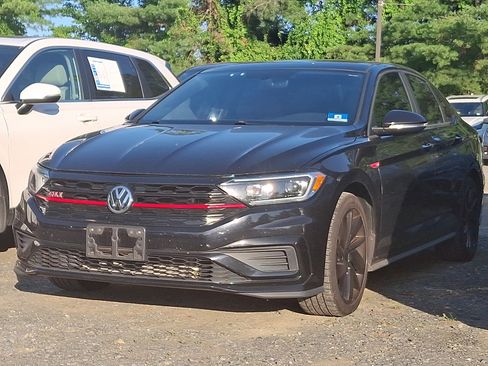 Used 2019 Volkswagen Jetta GLI Autobahn FWD image 2