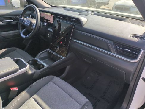 Used 2025 GMC Terrain Elevation AWD/4WD image 31