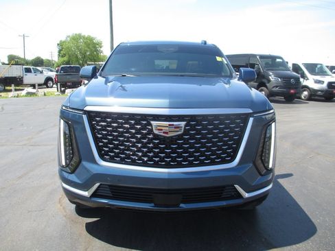 Used 2025 Cadillac Escalade Premium Luxury w/ Touring Package AWD/4WD image 10