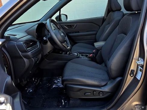 Used 2025 Subaru Forester Premium AWD/4WD image 12