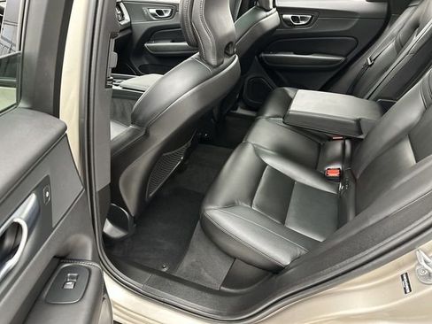 Used 2025 Volvo XC60 B5 Core image 22