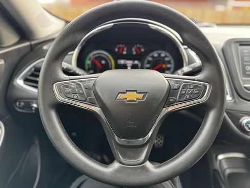 Used 2017 Chevrolet Malibu Hybrid image 22