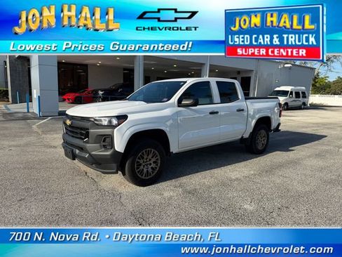 Used 2024 Chevrolet Colorado W/T w/ WT Convenience Package AWD/4WD image 2