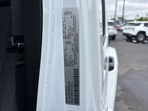 Used 2025 Jeep Wrangler Unlimited Sahara AWD/4WD image 29