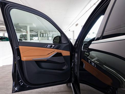 Used 2023 BMW X5 xDrive40i w/ Premium Package image 13