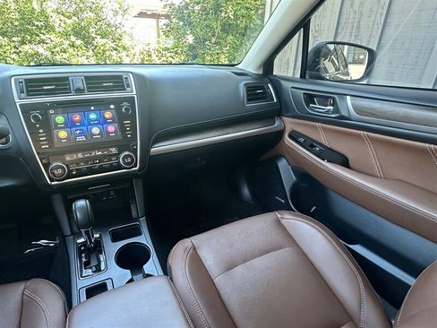 Used 2019 Subaru Outback 2.5i Touring w/ Popular Package #3A AWD/4WD image 16