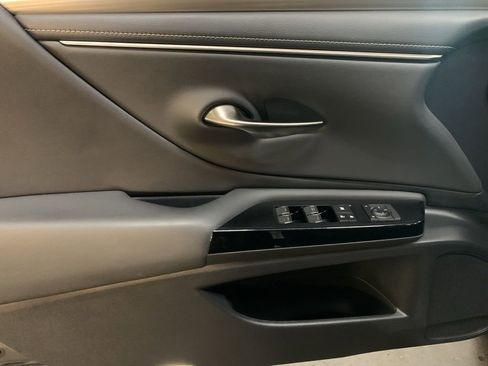Used 2022 Lexus ES 300h F Sport image 11