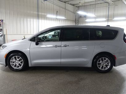 Used 2024 Chrysler Pacifica Touring-L