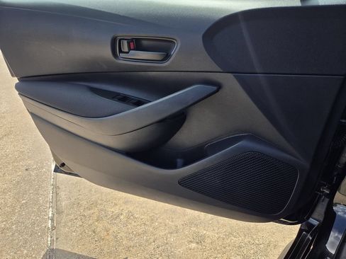 Used 2025 Toyota Corolla LE FWD image 25