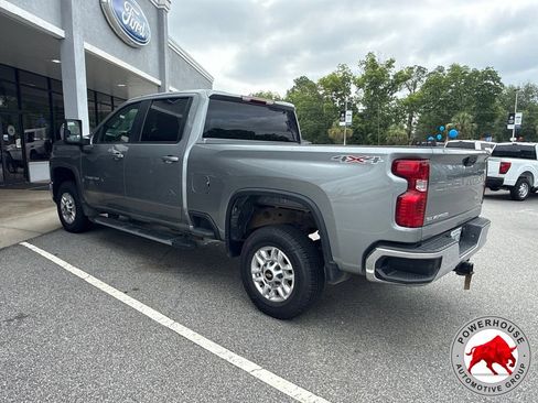 Used 2025 Chevrolet Silverado 2500 LT w/ Convenience Package AWD/4WD image 4