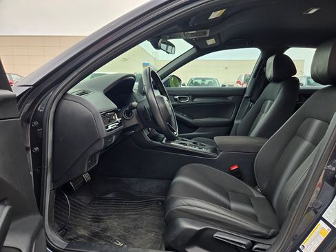 Used 2025 Honda Civic Sport image 9