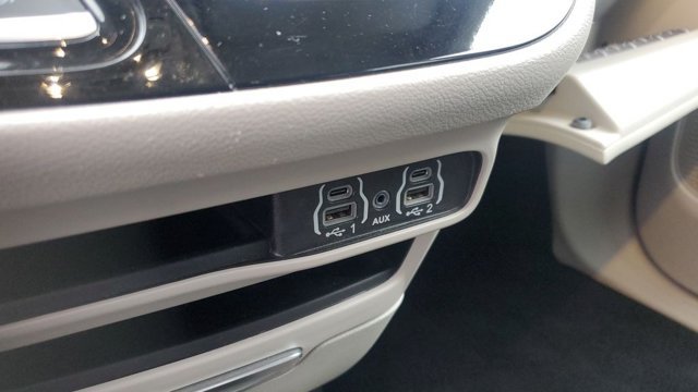 Used 2024 Chrysler Pacifica Touring-L FWD image 18