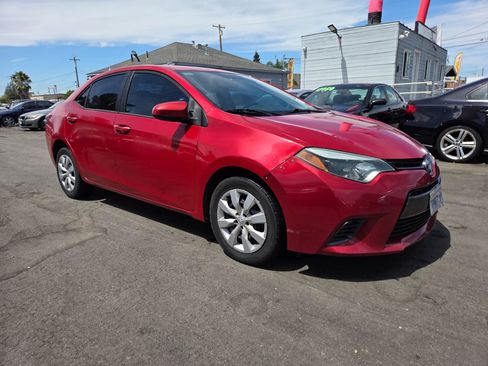 Used 2016 Toyota Corolla LE FWD image 5