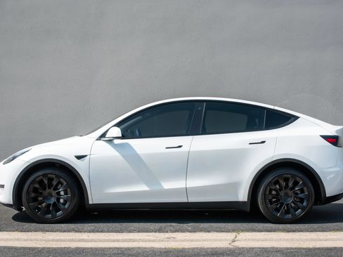 Used 2020 Tesla Model Y Long Range AWD/4WD image 7