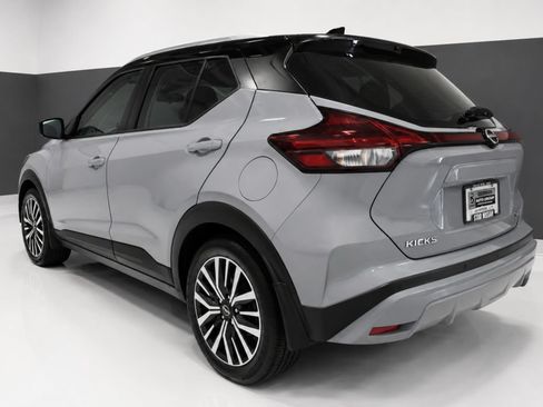 Certified 2023 Nissan Kicks SV FWD image 3