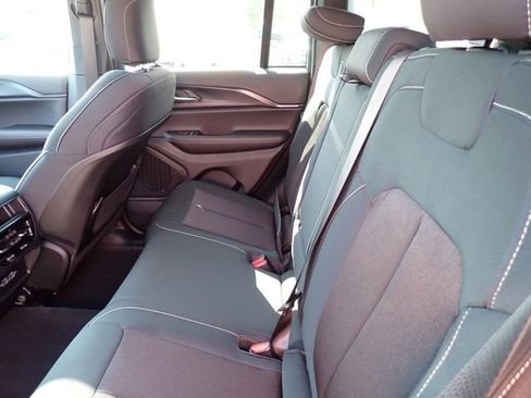 New 2025 Jeep Grand Cherokee Laredo X image 13