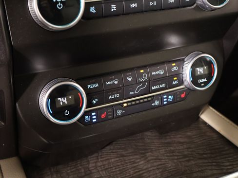 Used 2021 Ford Expedition Max Limited image 8