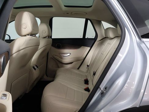 Certified 2022 Mercedes-Benz GLC 300 4MATIC image 11