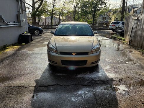 Used 2011 Chevrolet Impala LS image 2