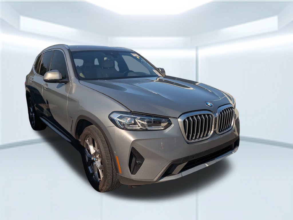 Used 2024 BMW X3 sDrive30i w/ Premium Package RWD image 3
