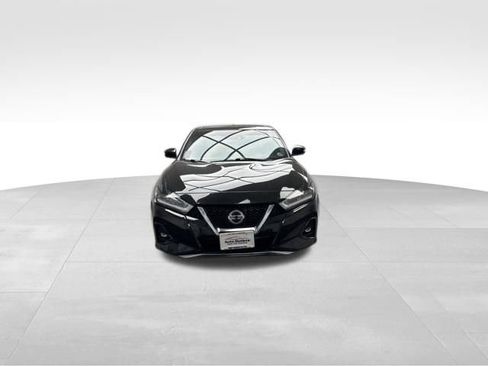 Used 2019 Nissan Maxima SR w/ Premium Package image 2