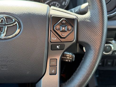 Used 2023 Toyota Tacoma TRD Sport w/ Technology Package image 8