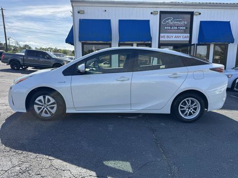 Used 2018 Toyota Prius Two w/ Prius Two Safety Plus Package FWD image 8