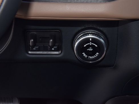 New 2025 Lincoln Navigator L Black Label image 34