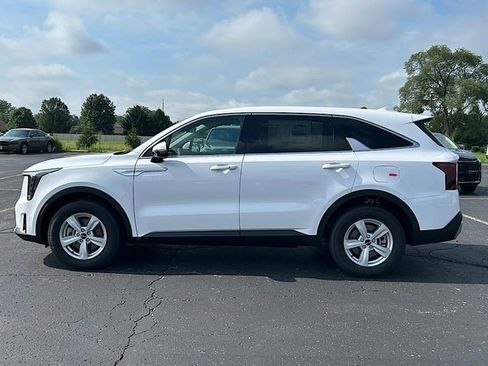 New 2025 Kia Sorento LX image 12