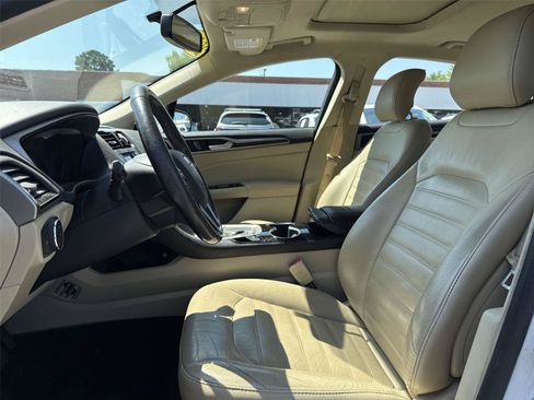 Used 2015 Ford Fusion SE w/ Equipment Group 202A FWD image 11